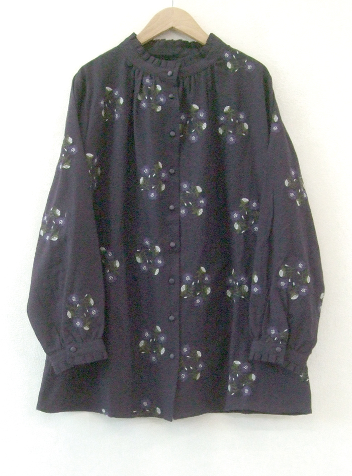 45R フリルタックコットンブラウス 　ロゴ刺繍 CO4289EW07161_fw_thumbM.jpg