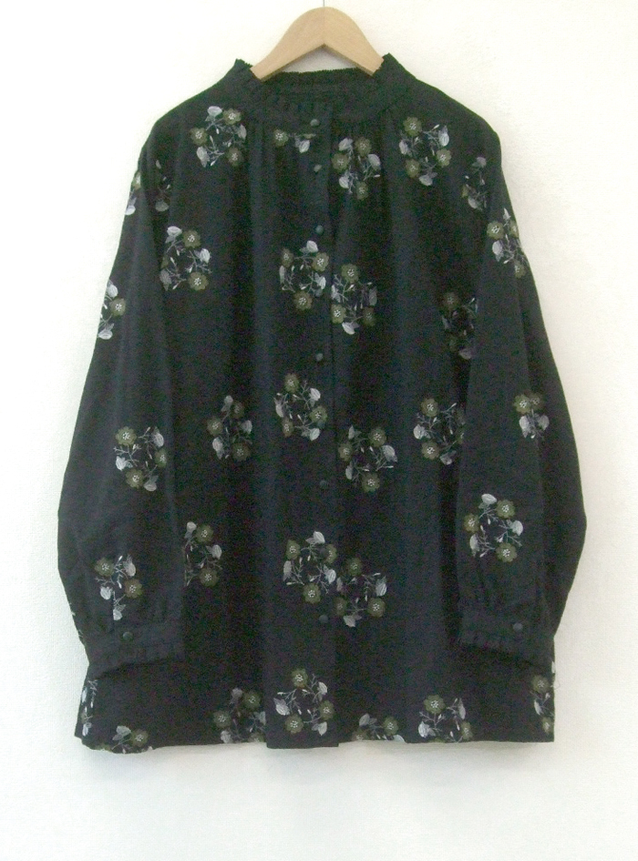 新品未使用 エリー ELLIE タックプリーツBL【NAVY】 SHIPS Colors:〈洗濯機可能〉ジョーゼット タックスリーブ