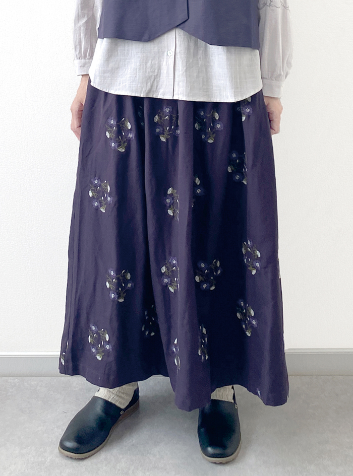 新品★未使用★マーリエルカセット【19号】ボタニカル柄ミディ丈タックスカート 新品☆未使用☆マーリエルカセット【19号】ボタニカル柄ミディ丈