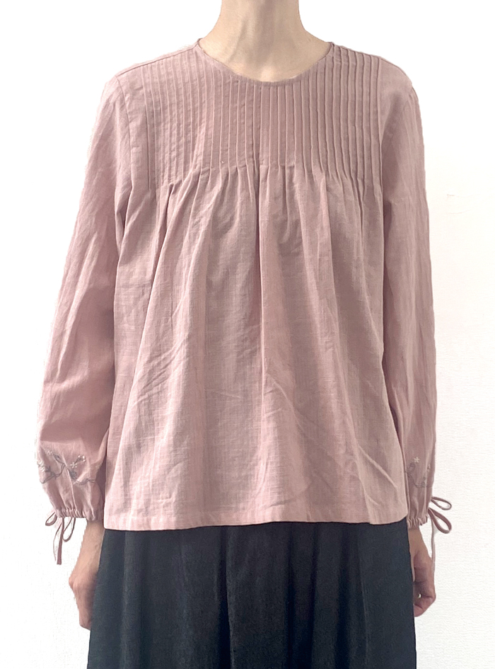 ☆新品☆ Ｍ.＆KYOKO コットン混フラワー刺繍風柄 ブルオーバー ☆新品☆ M.＆KYOKO コットン混フラワー刺繍風柄 ブルオーバー