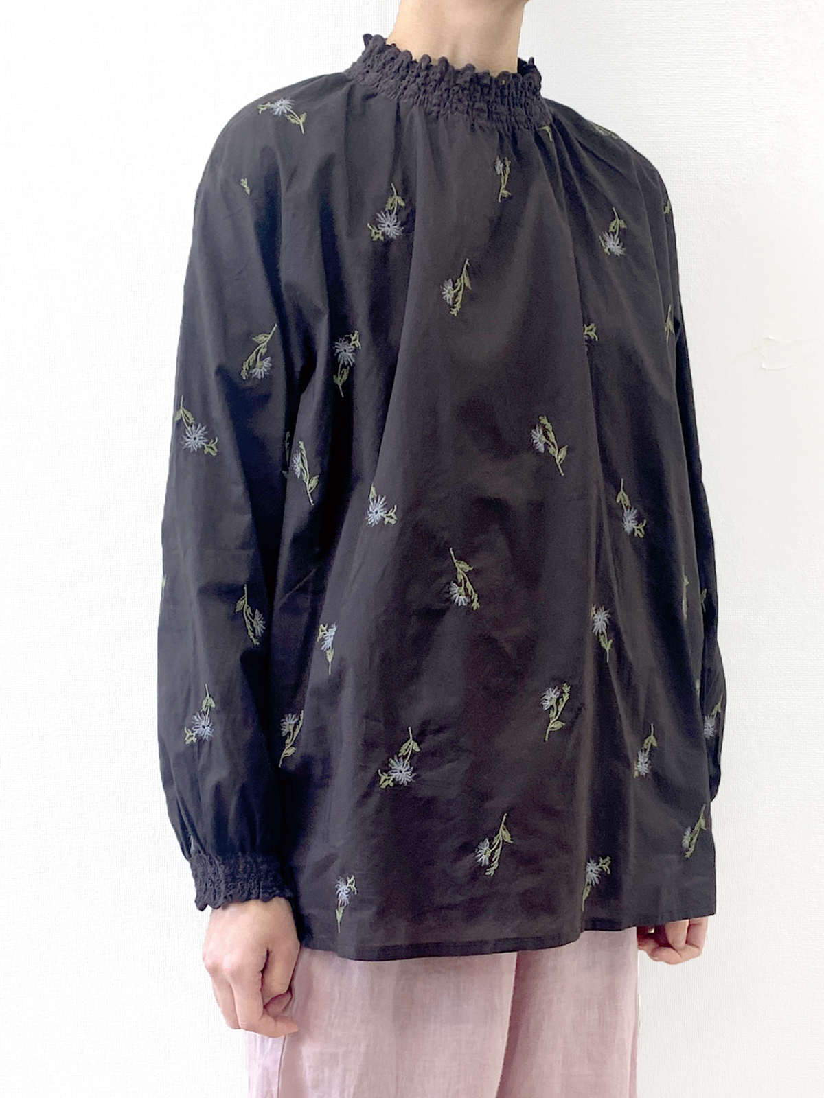 ローン花刺繍シャーリングプルオーバー ELLIFE ONLINE SHOP