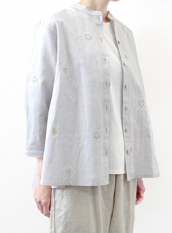 花刺繍フレアーブラウス ELLIFE ONLINE SHOP 花刺繍フレアーブラウス ELLIFE ONLINE SHOP