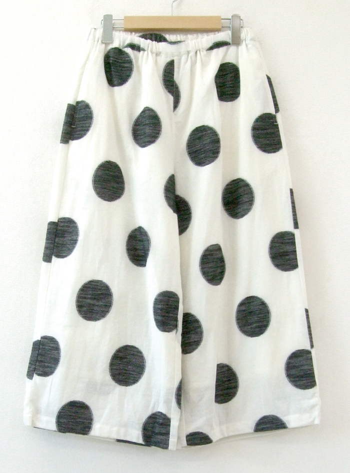 新品タグ付き 慈雨 コットンジャガードバルーンパンツ 総柄 ブラック 新品タグ付き 慈雨 コットンジャガードバルーンパンツ 総柄