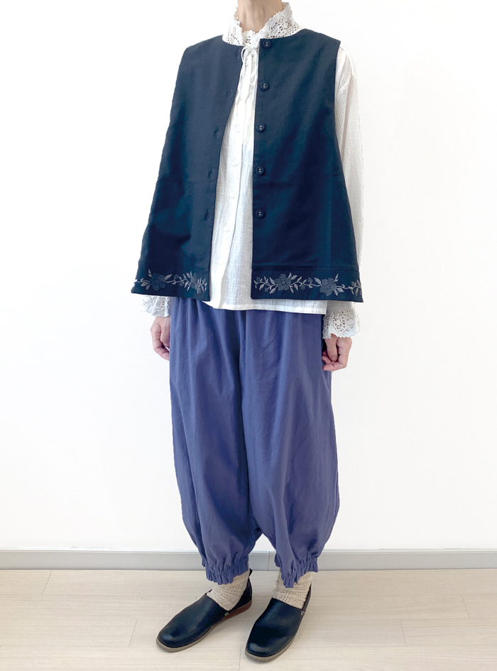 麻100%✨キャピタル バラ釦 藍染風ポケット アシンメトリー裾 ガウチョパンツ 麻100%✨キャピタル バラ釦 藍染風ポケット アシンメトリー裾 ガウチョ